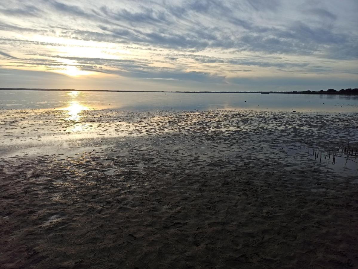 Dom Goscinny Przy Jeziorze Gardna Wielka Exteriér fotografie